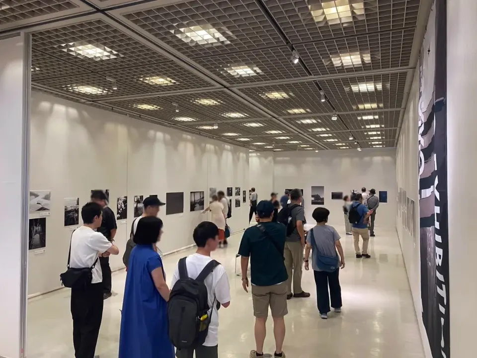 東京芸術劇場で開催した「Tokyo Monochrome 2」の会場風景